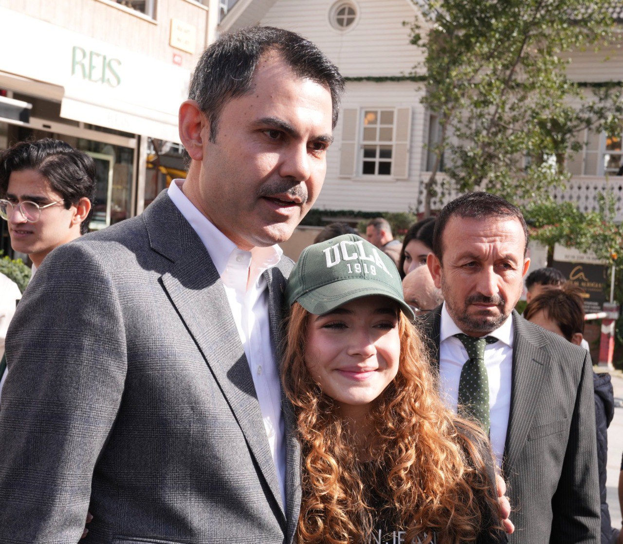 İstanbul Ak parti Belediye Başkan Adayı Murat Kurum...Hava güzel, insanlar umutlu, halkımıza hizmet etmeyi, dört gözle bekliyoruz. 9 IMG 20240212 164359 540